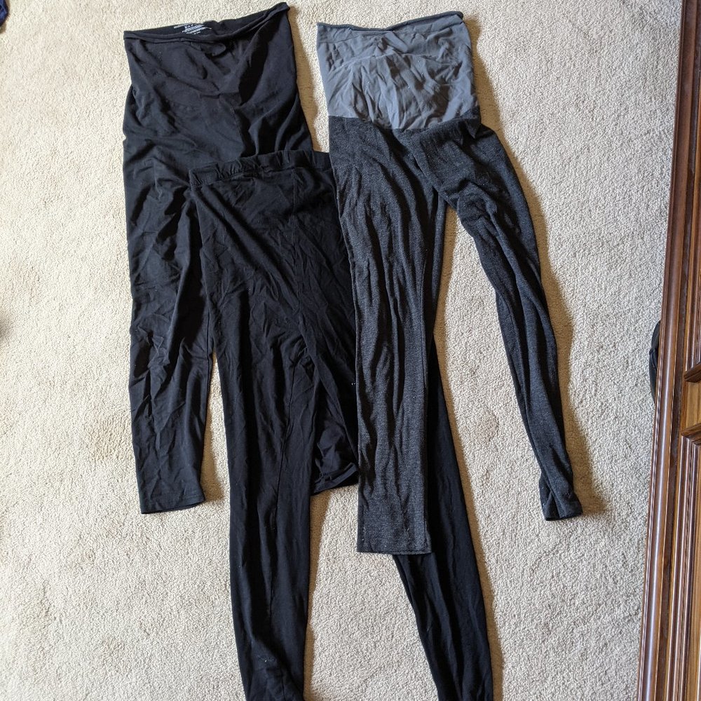 Lot of stretchy maternity leggings